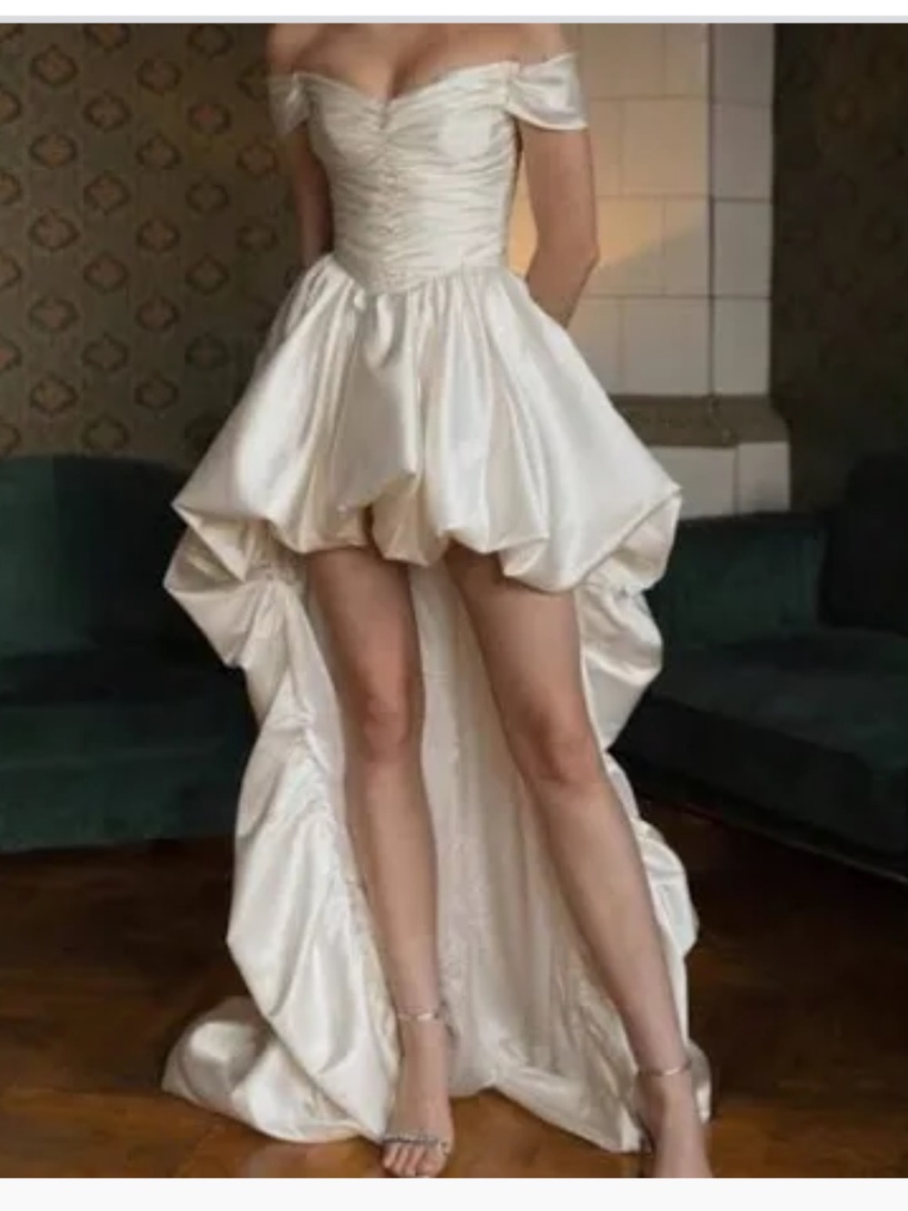 ISO THIS IVORY HIGH LOW RUFFLE MINI WEDDING DRESS SZ 2